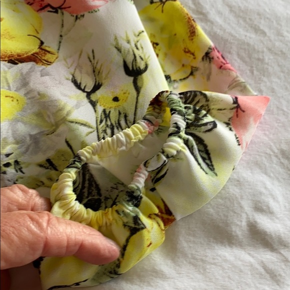 INC floral cold shoulder blouse - Picture 3 of 4